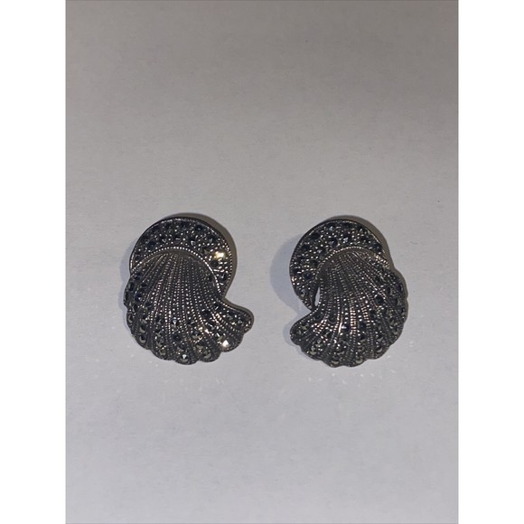 Vintage Signed MD 925 Sterling Silver Marcasite Post Earrings Shell Style - Picture 1 of 5